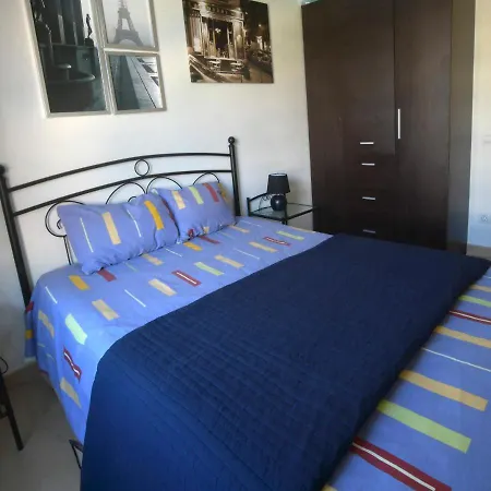 Apartamento De 3 Dormitorios Equipado Fenals Apartmán