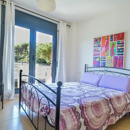 Apartamento De 3 Dormitorios Equipado Fenals Apartmán *