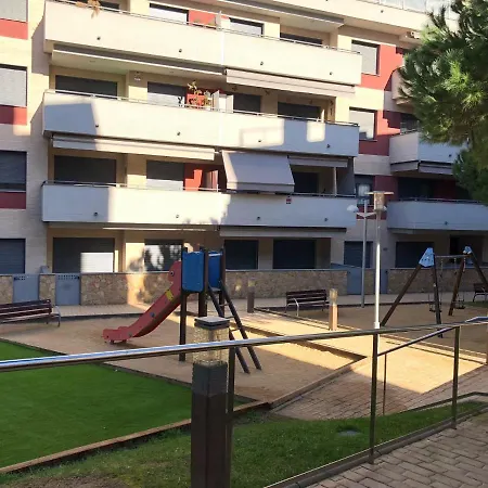 Apartamento De 3 Dormitorios Equipado Fenals